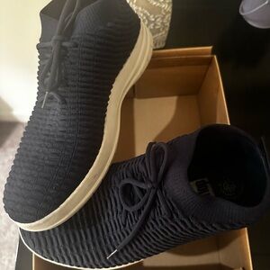Fitflop Women's Midnight Navy blue High-Top Waffle Knit Sneakers w/Box
